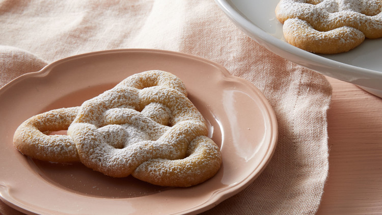 Celtic Knot Cookies | Martha Stewart